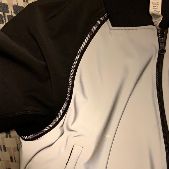 Lululemon bomber jacket ca 35801 rn 106259 c5 - Picture 4 of 7